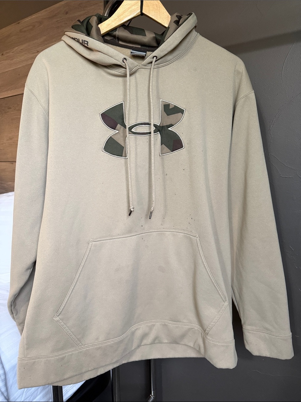 Under Armour Men's Tan with Khaki “H” Hoodie, Sz XL